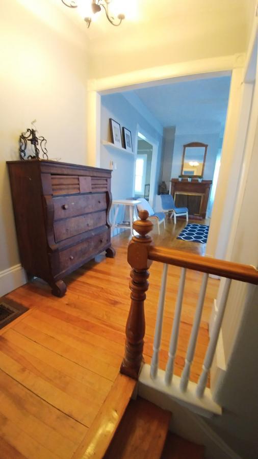 Beside The Tulip Tree Apartment Shelburne Bagian luar foto